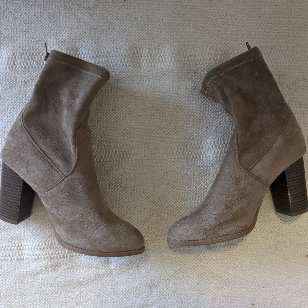 Boutique Qupid Taupe Suede Heeled Boots